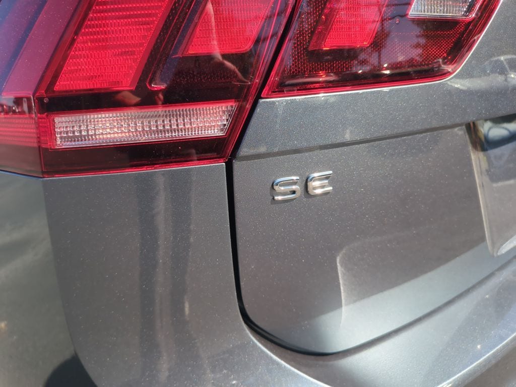 2022 Volkswagen Tiguan SE photo 6