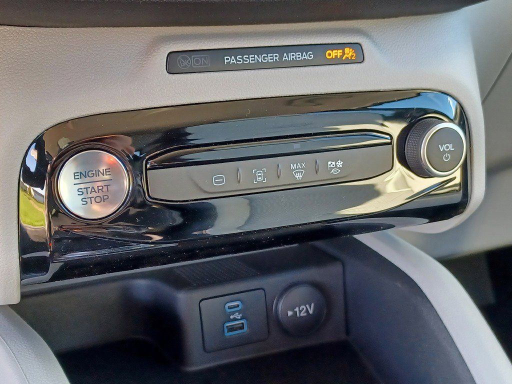 2023 Ford Escape Plug-In Hybrid photo 26