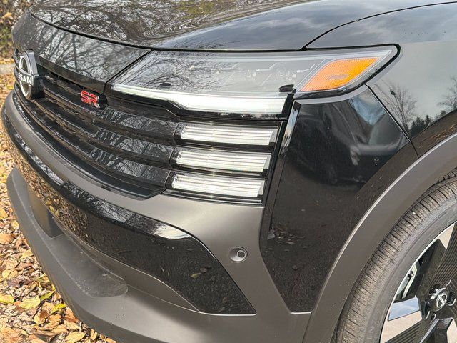 2026 Nissan Kicks SR photo 3