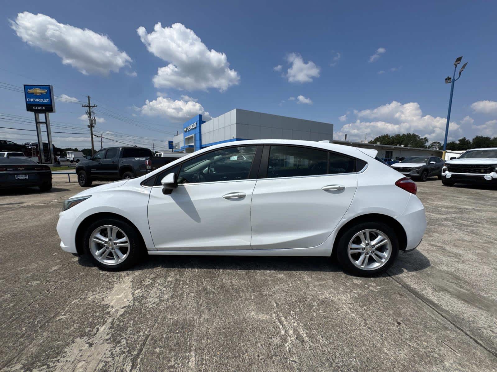 2018 Chevrolet Cruze LT photo 16