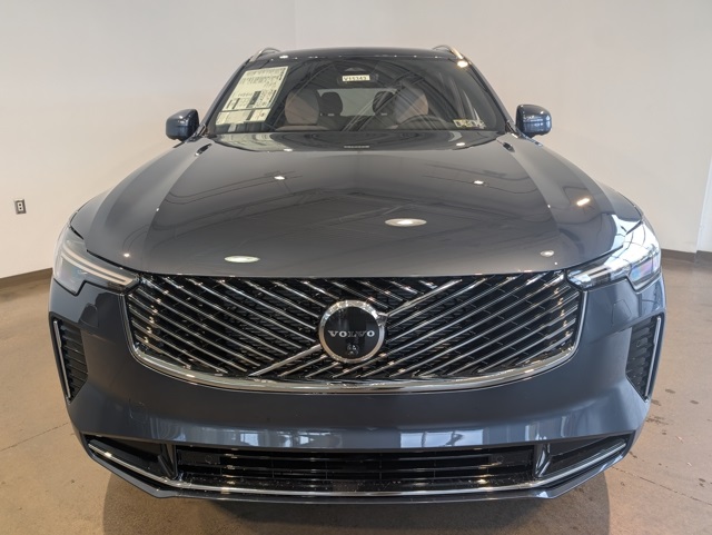 2026 Volvo XC90 Plus photo 2