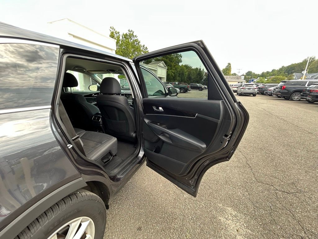 2019 Kia Sorento LX photo 16