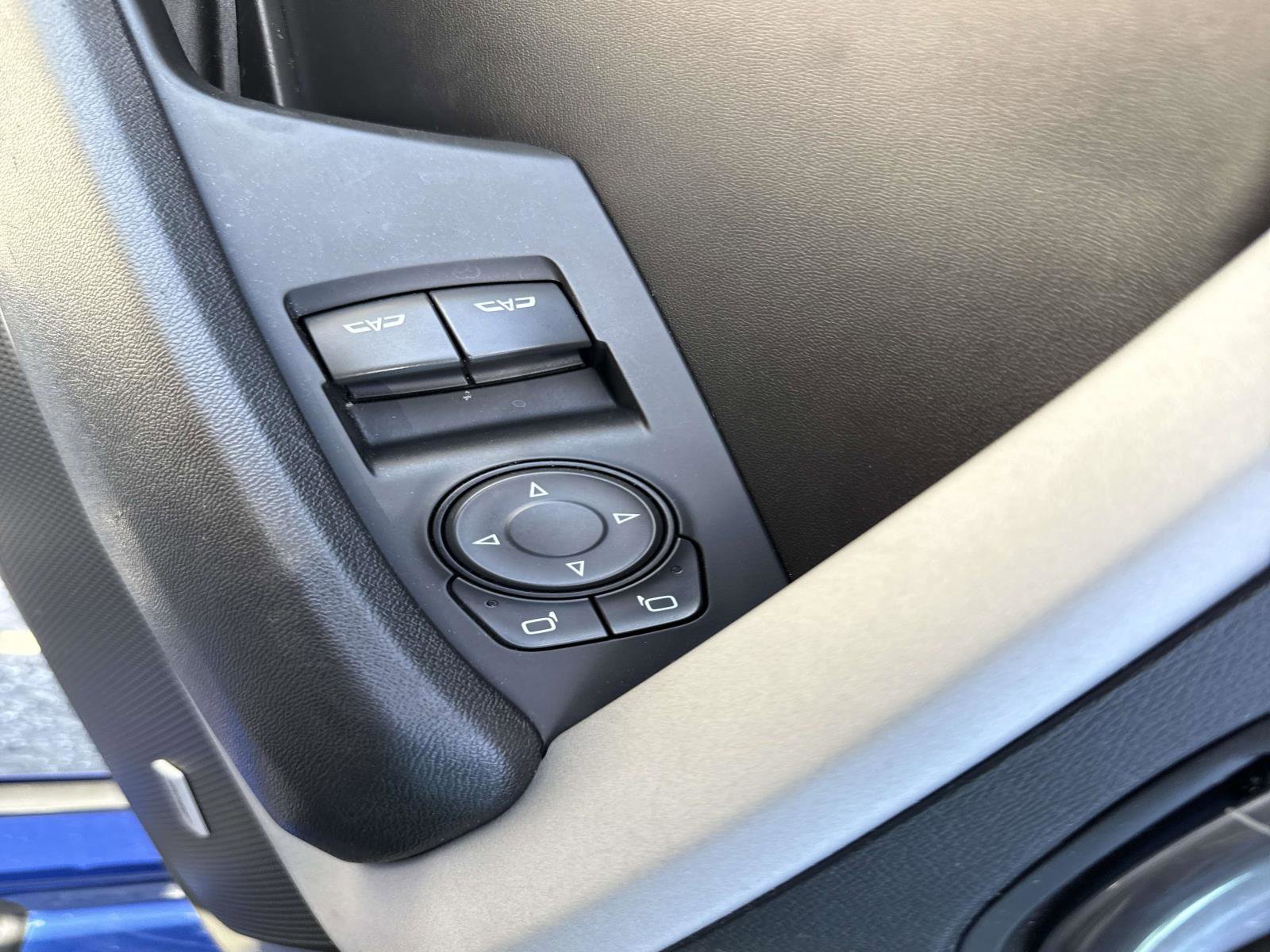 2019 Chevrolet Camaro 1LT photo 12
