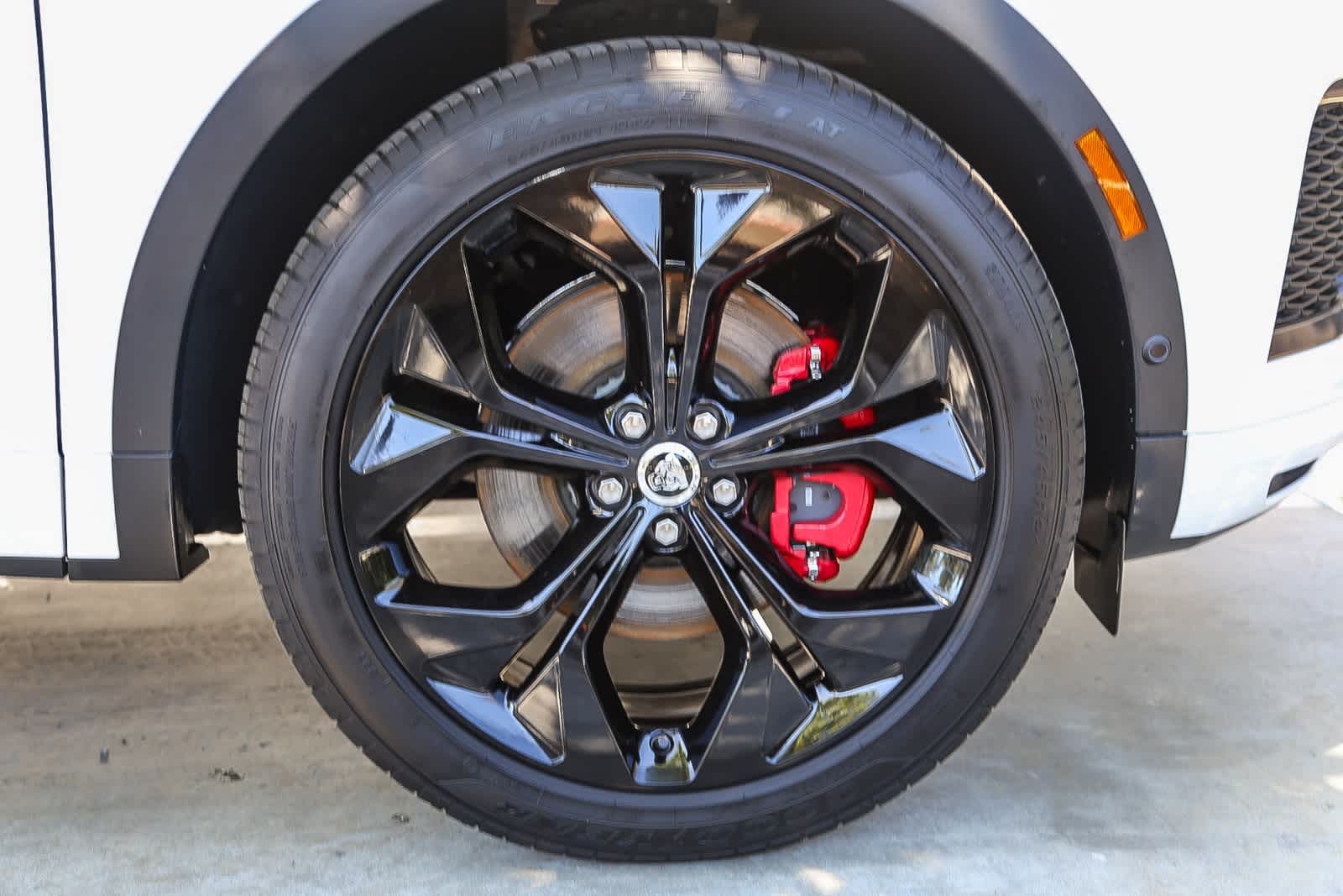 2024 Jaguar E-PACE R-Dynamic SE photo 4