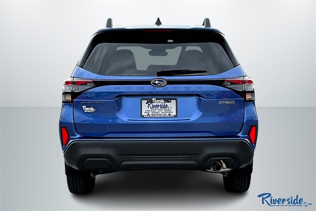 2025 Subaru Forester Premium photo 4