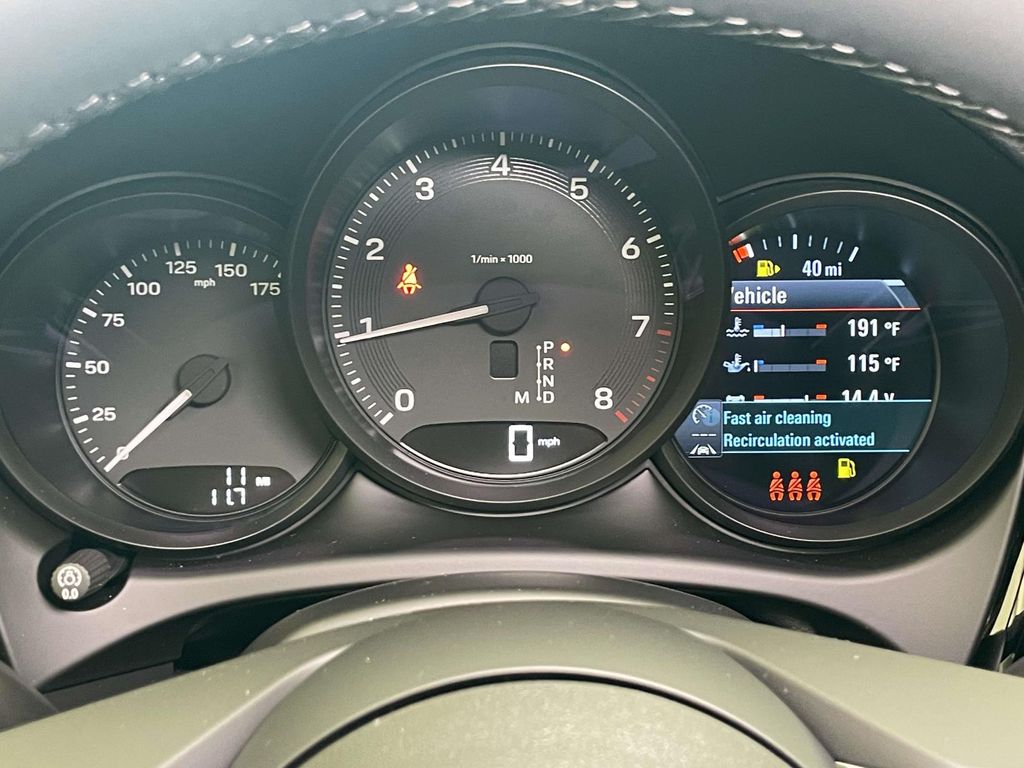 2025 Porsche Macan Base photo 45