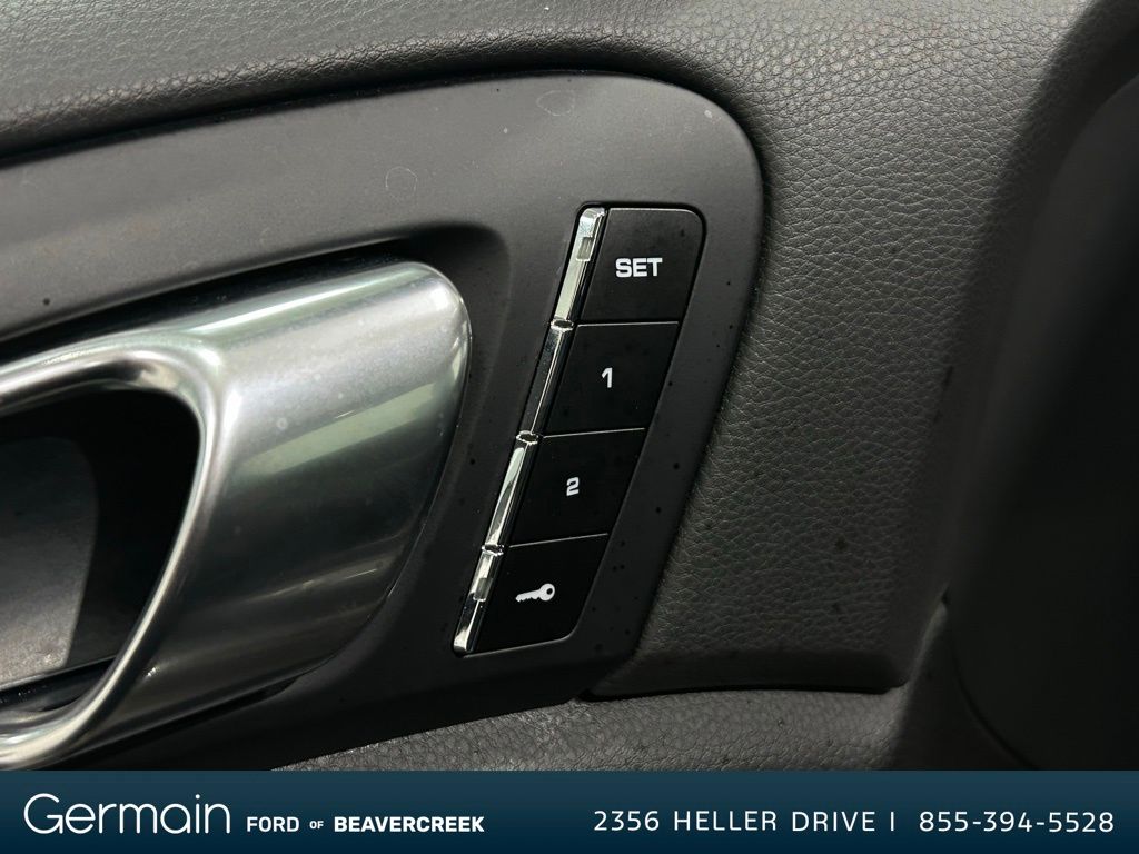 2017 Porsche Cayenne Base photo 15