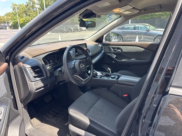2023 Nissan Rogue SV photo 5