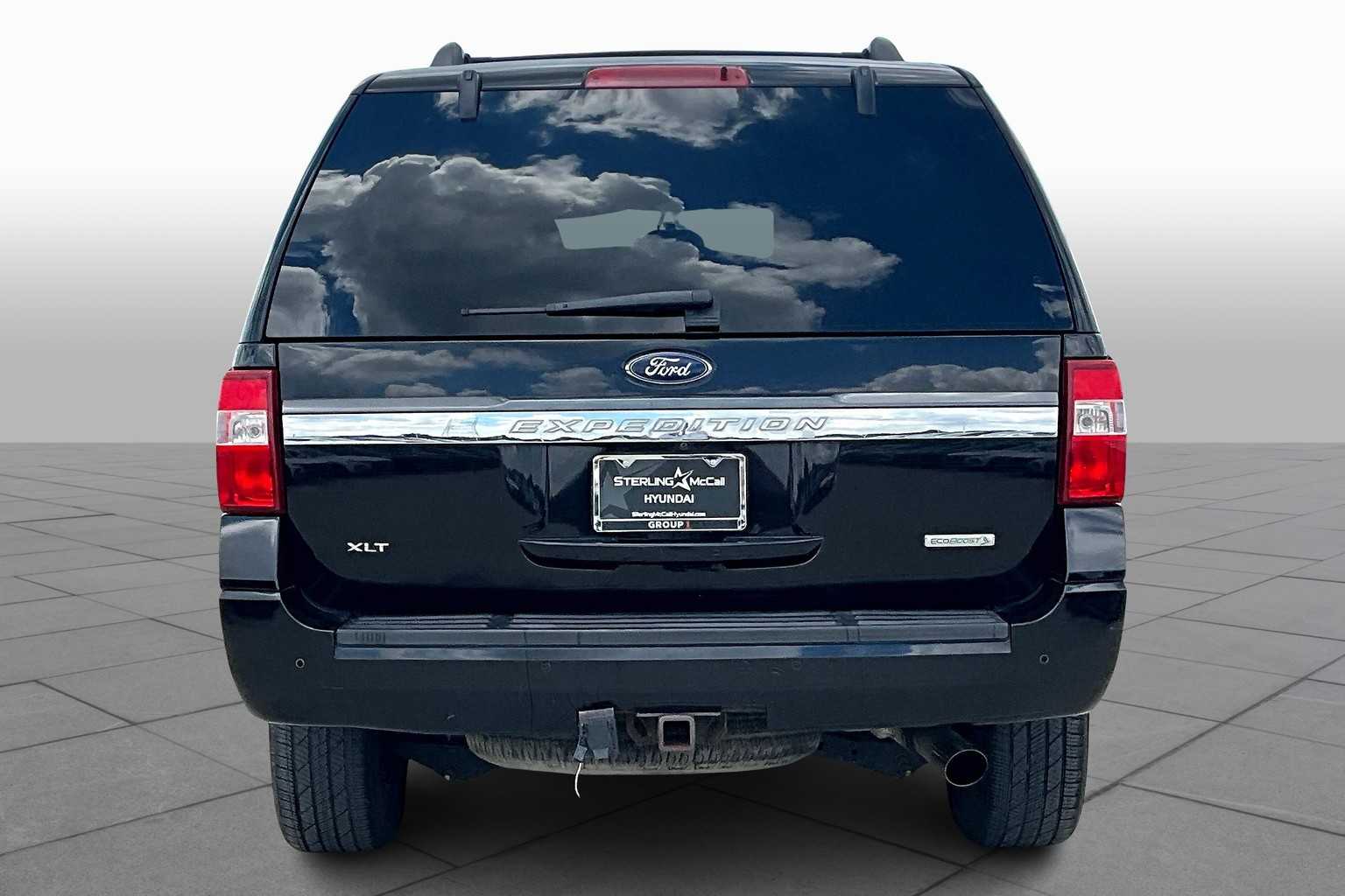 2017 Ford Expedition XLT photo 3