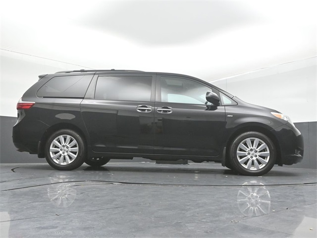 2017 TOYOTA SIENNA - Image 41