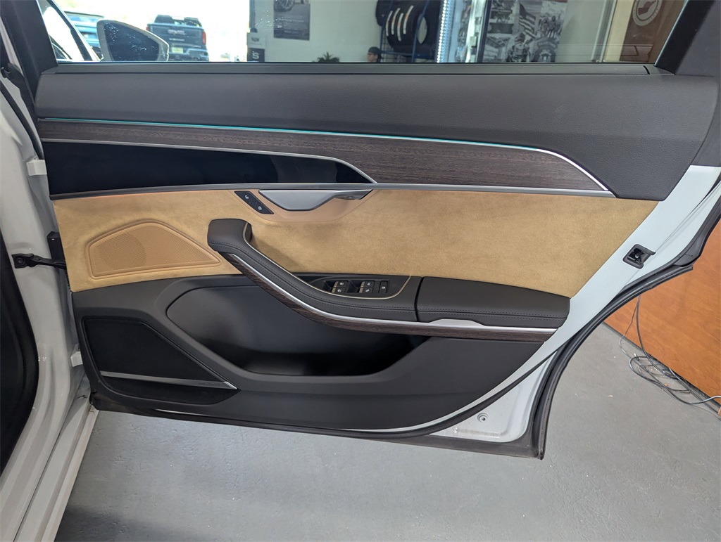 2021 Audi A8 L 55 Quattro photo 32