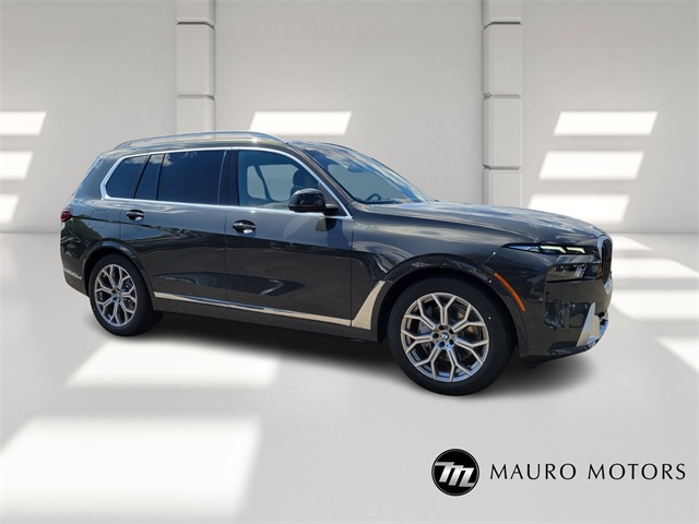 2026 BMW X7 40i's photo