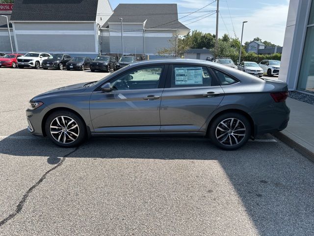 2025 Volkswagen Jetta SE photo 4