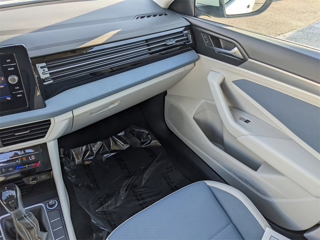 2025 Volkswagen Jetta 1.5T SE photo 16