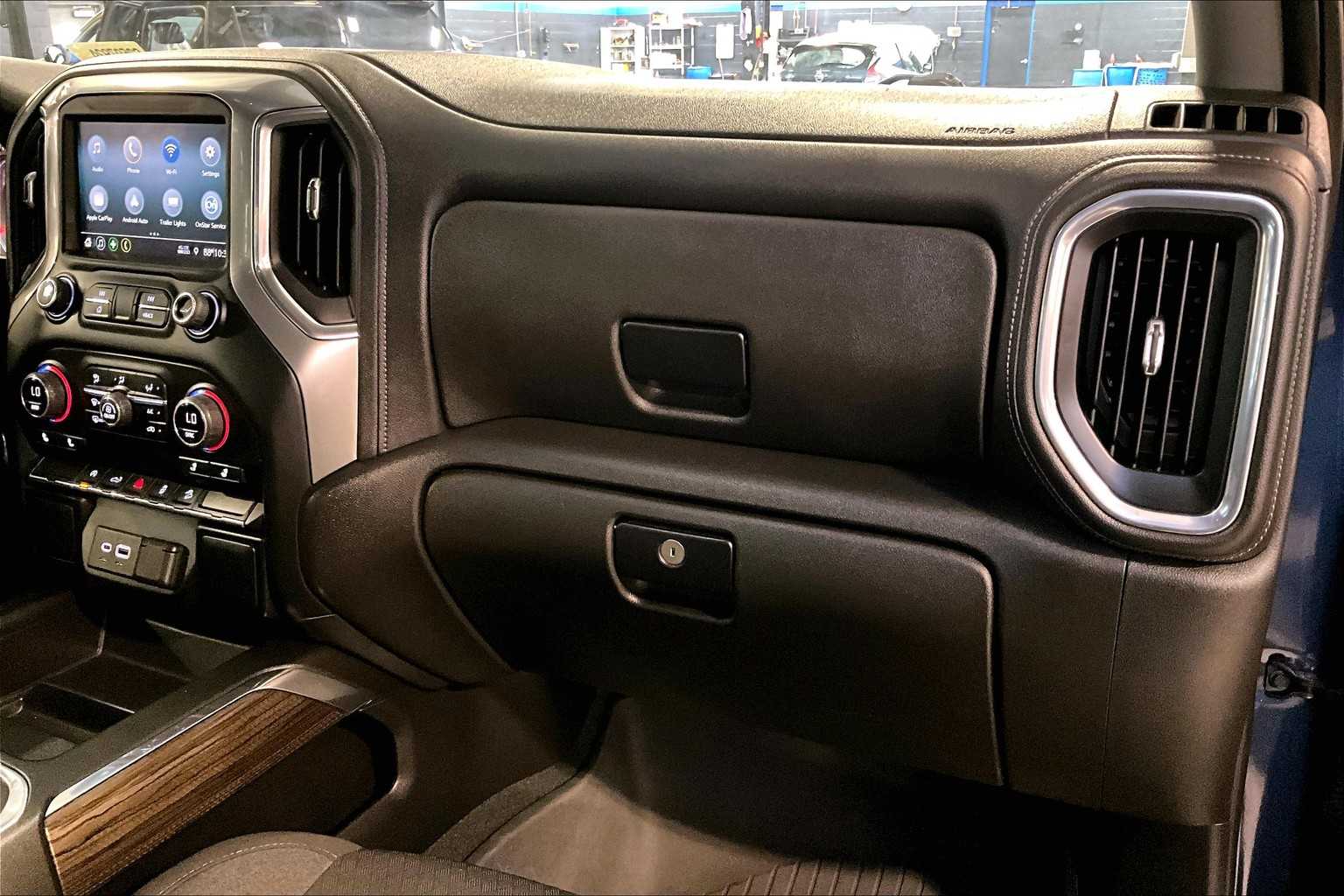 2022 Chevrolet Silverado 1500 RST photo 12
