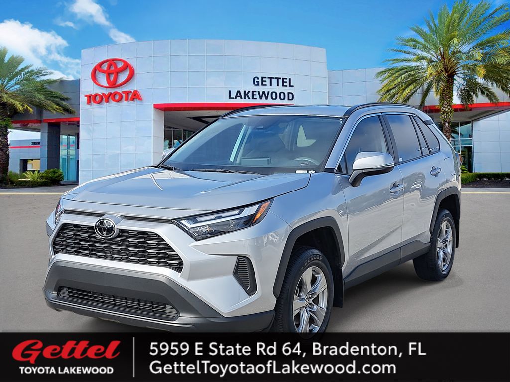 2024 Toyota RAV4 XLE's photo