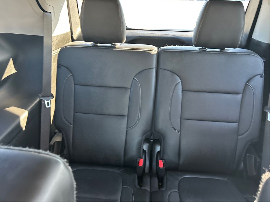 2020 Gmc Acadia SLT photo 32