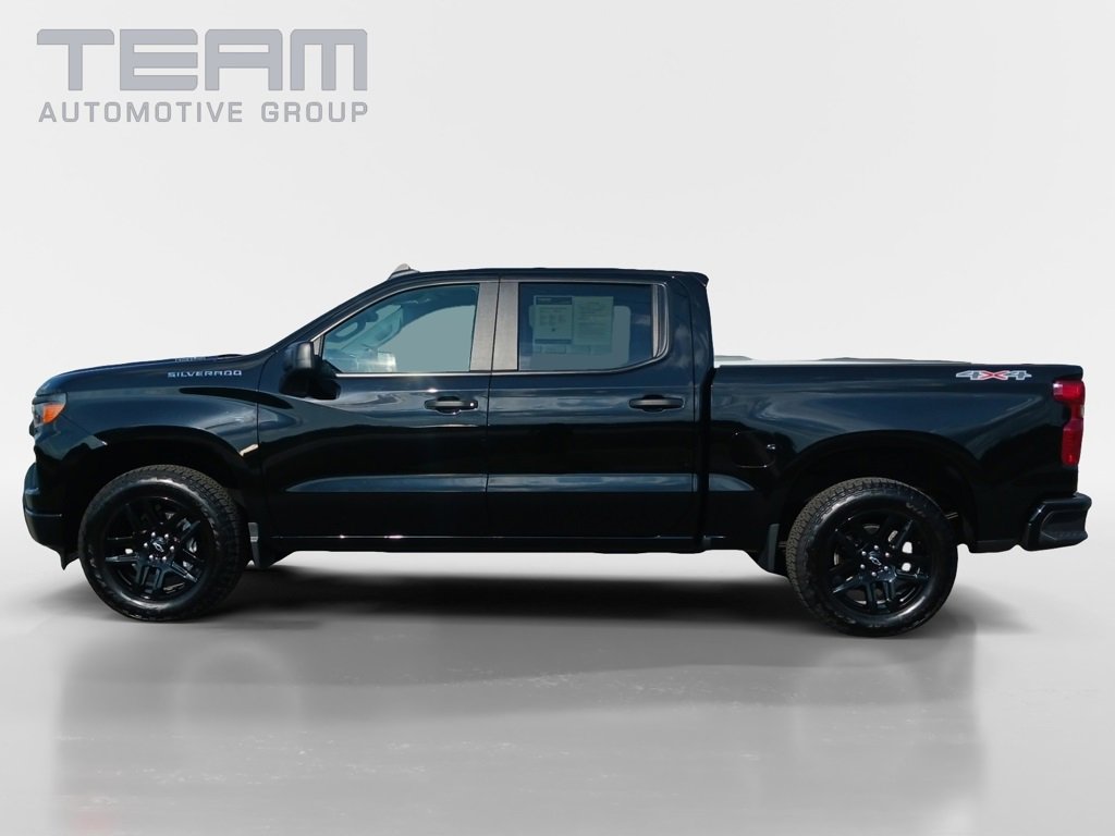2025 Chevrolet Silverado 1500 Custom photo 4