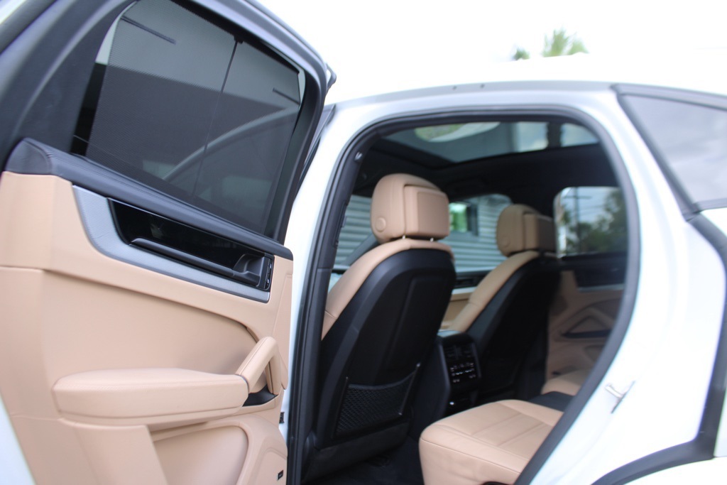 2024 Porsche Cayenne Coupe S photo 32