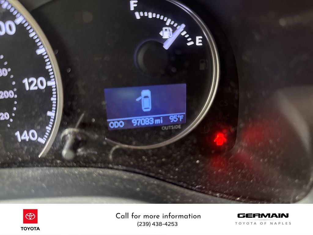 2015 Lexus CT 200h photo 16