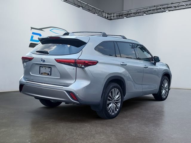 2022 Toyota Highlander Hybrid Platinum photo 3