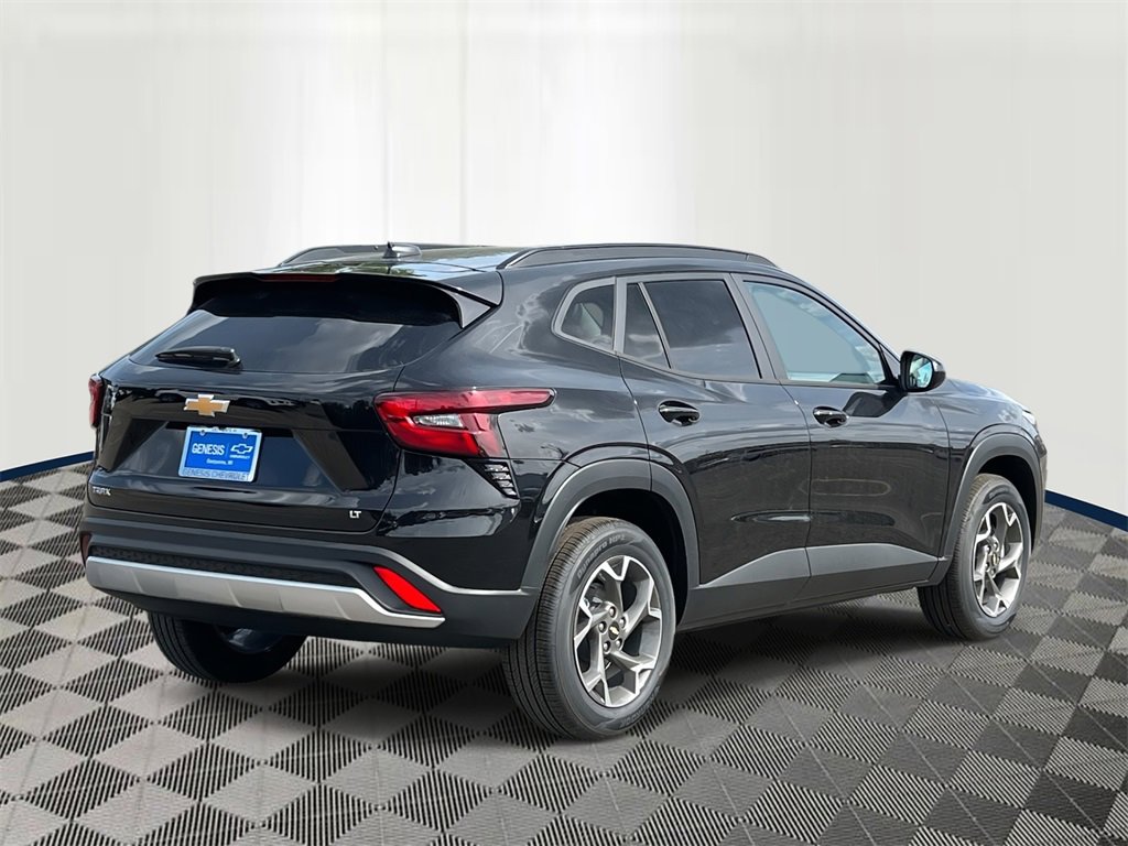 2025 Chevrolet Trax LT photo 3