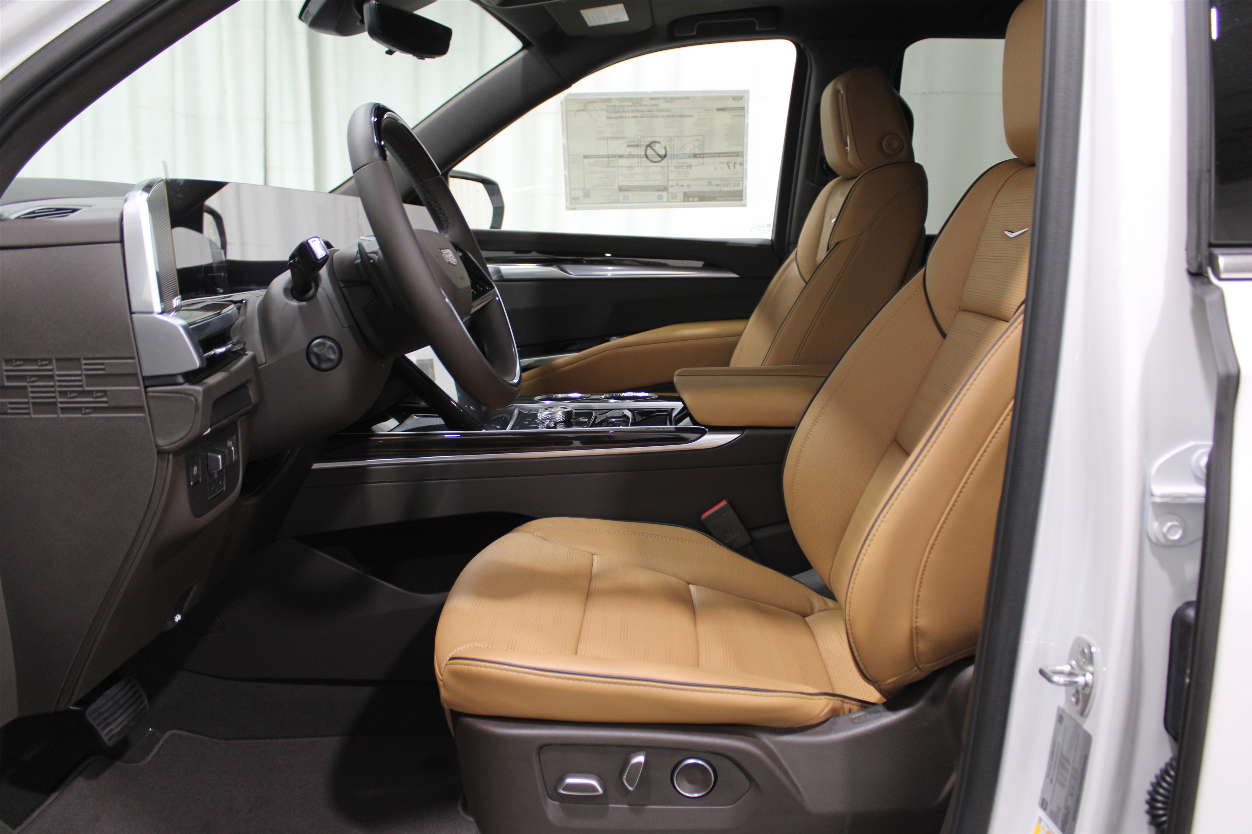 2025 Cadillac Escalade Premium Luxury photo 3