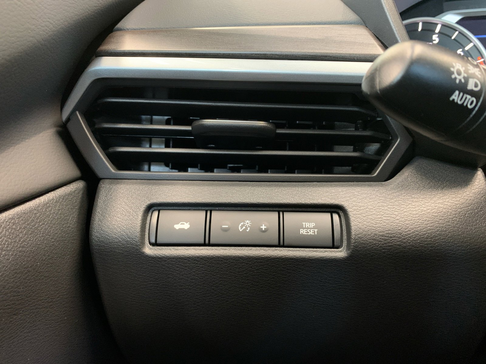 2025 Nissan Altima SV photo 22