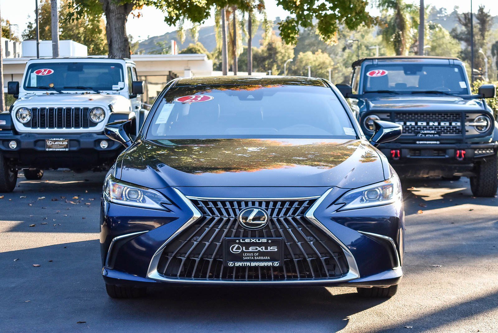 2023 Lexus ES 350 photo 2