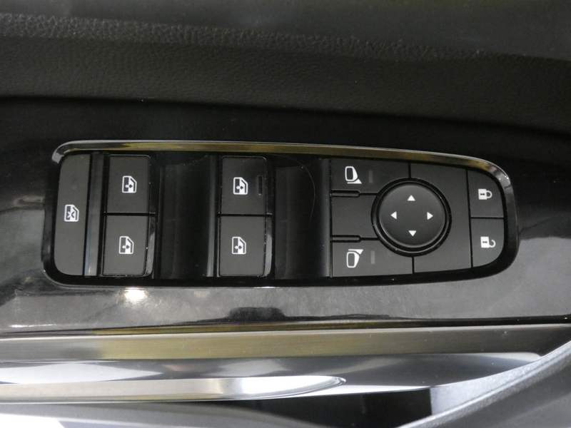 2022 Nissan Pathfinder SL photo 17