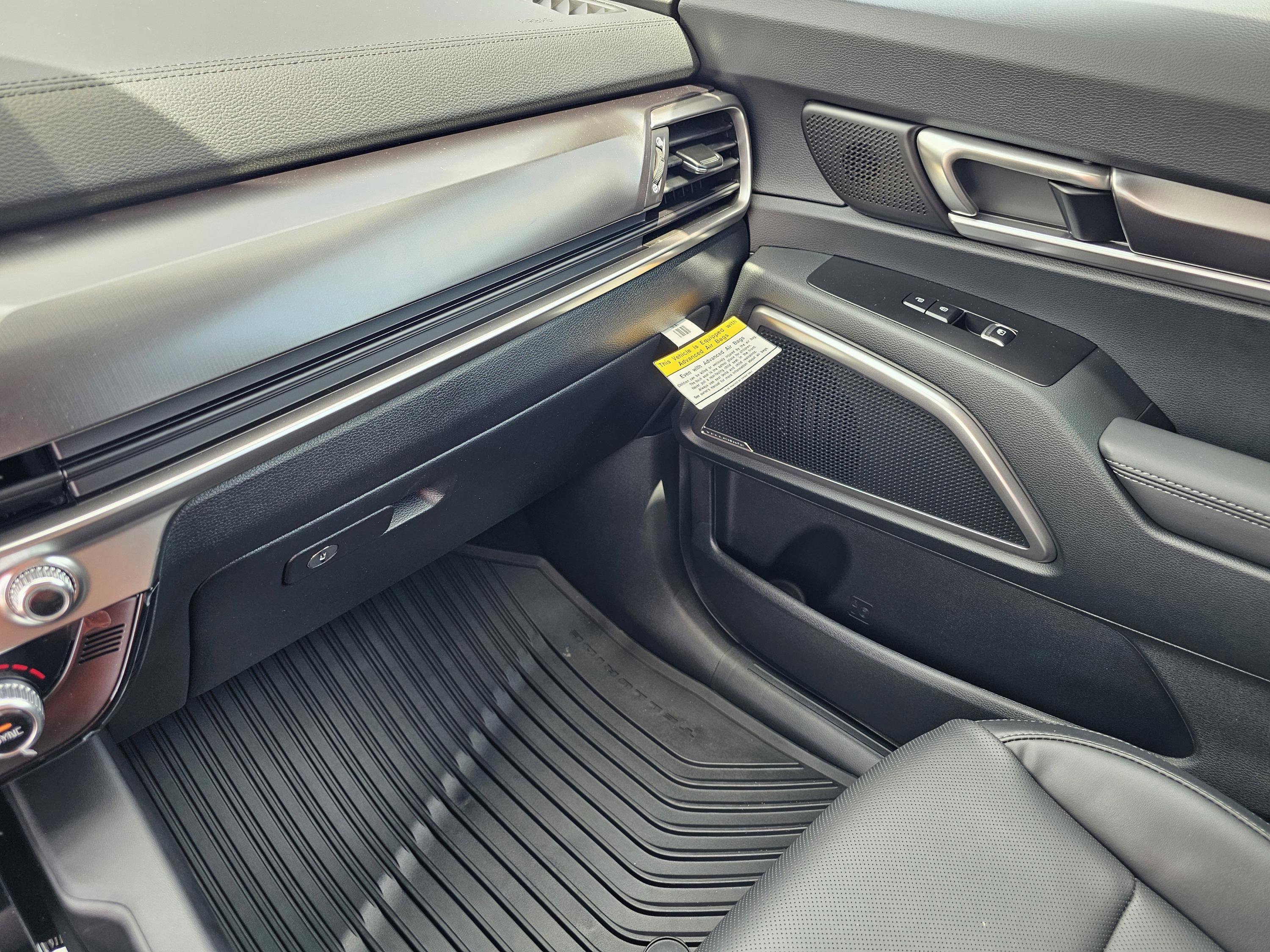 2025 Kia Telluride LX photo 24