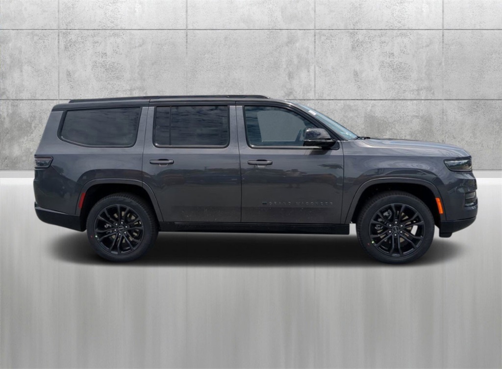 2024 Jeep Grand Wagoneer II photo 3