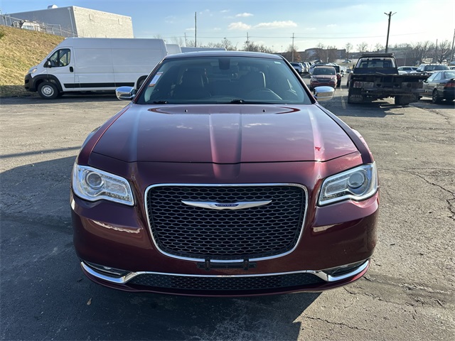 2019 Chrysler 300 Limited photo 3