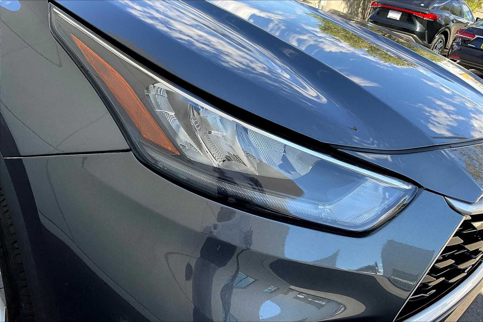 2020 Toyota Highlander LE photo 27