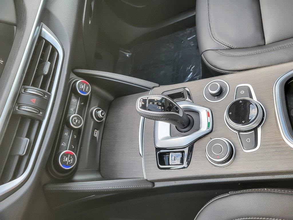 2022 Alfa Romeo Stelvio Ti photo 15