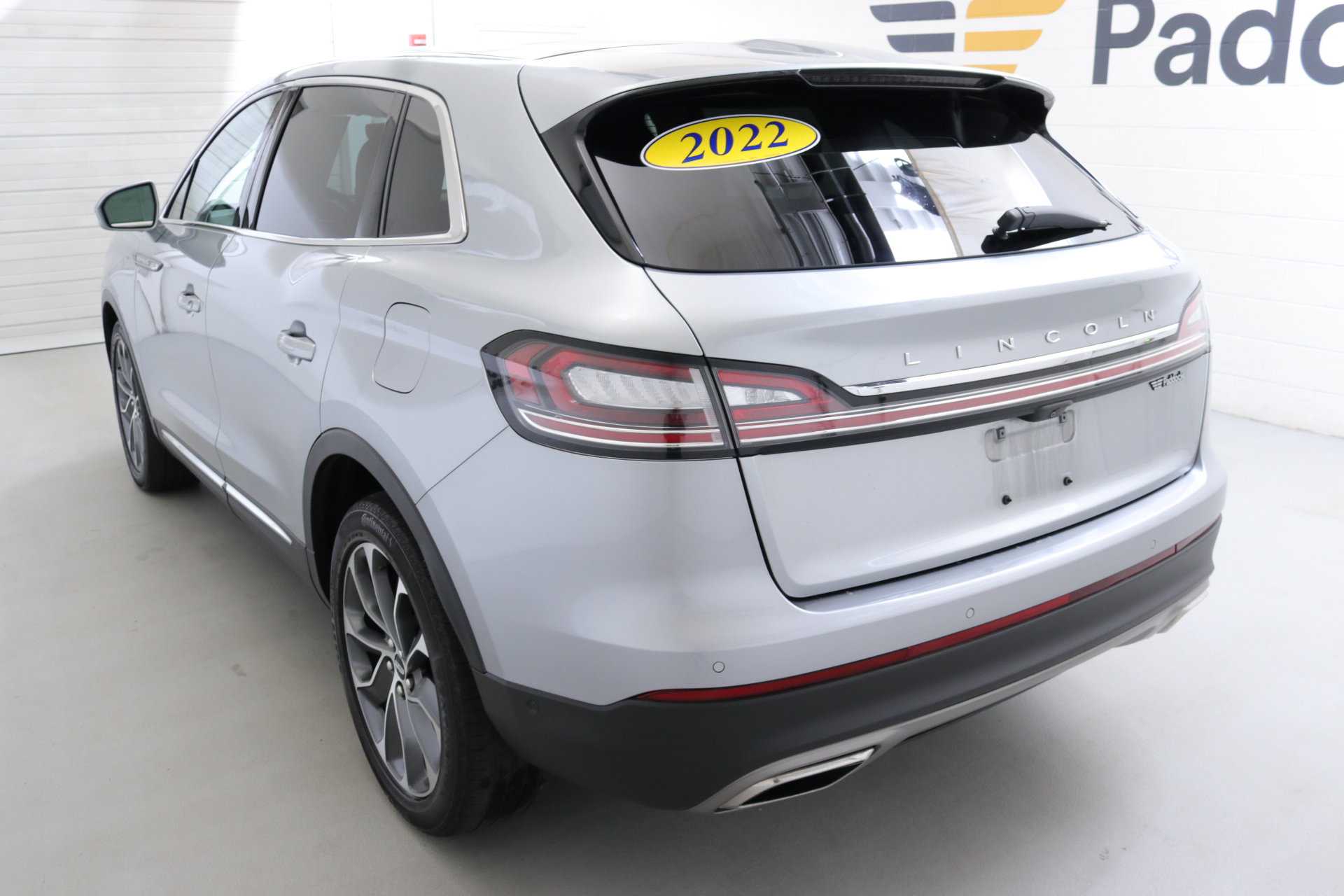 2022 Lincoln Nautilus Reserve photo 4