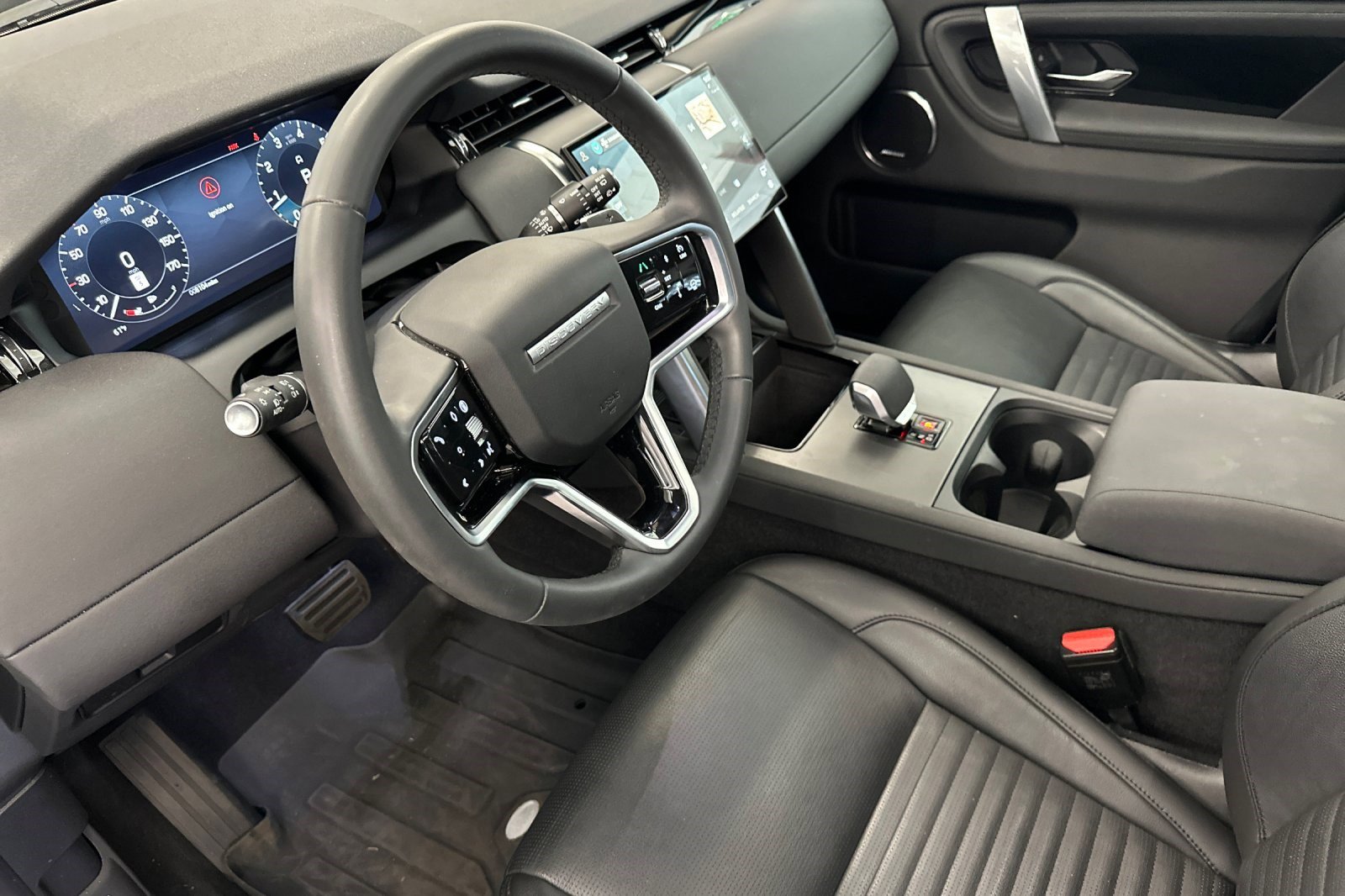 2024 Land Rover Discovery Sport S photo 3