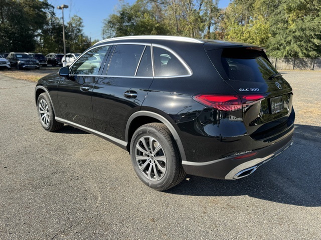 2026 Mercedes Benz GLC 300 4MATIC photo 4