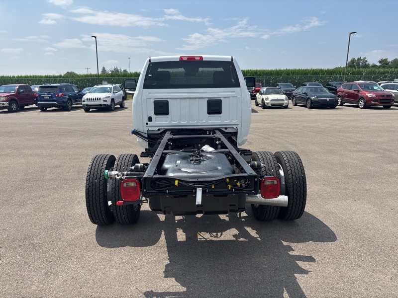 2025 Ram 5500 Tradesman photo 4