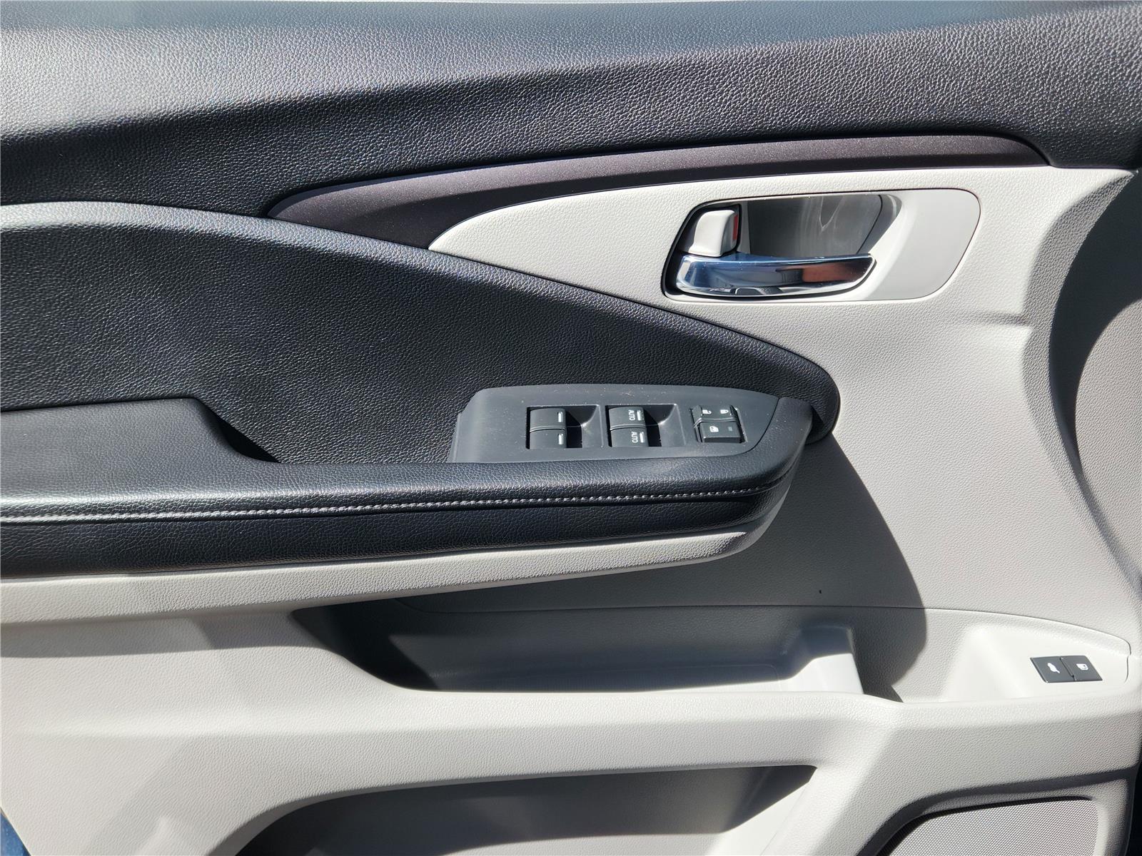 2016 Honda Pilot EX-L photo 8