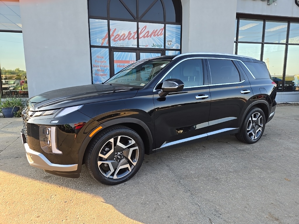 2023 Hyundai Palisade Limited photo 3