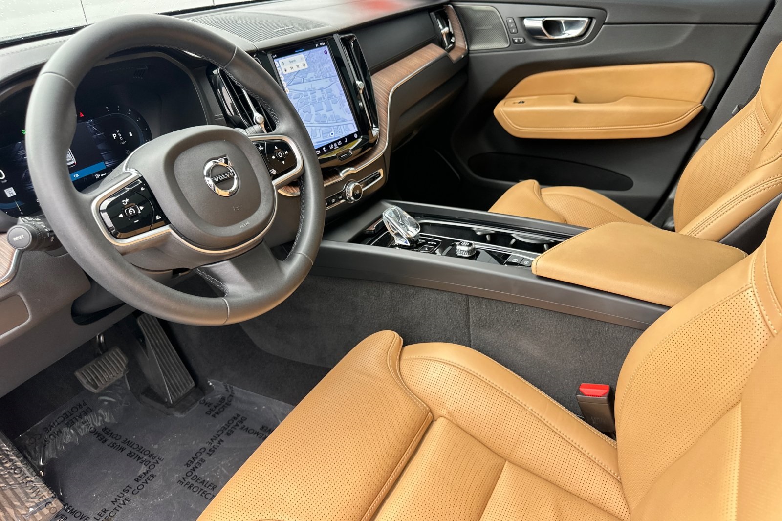 2023 Volvo XC60 B5 Ultimate photo 8