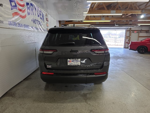 2025 Jeep Grand Cherokee Limited photo 4