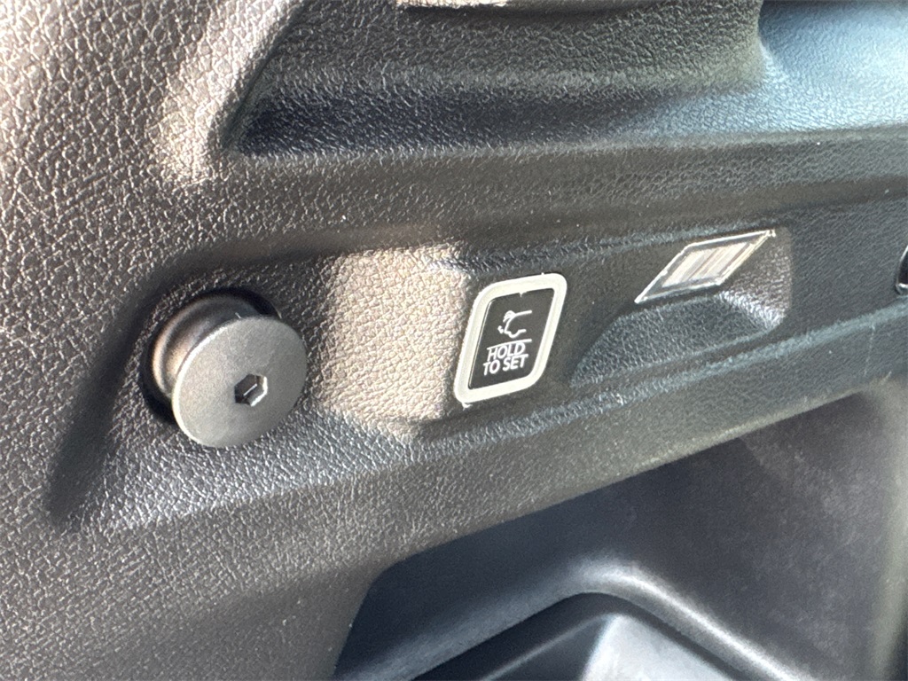 2023 Jeep Grand Cherokee Altitude photo 9