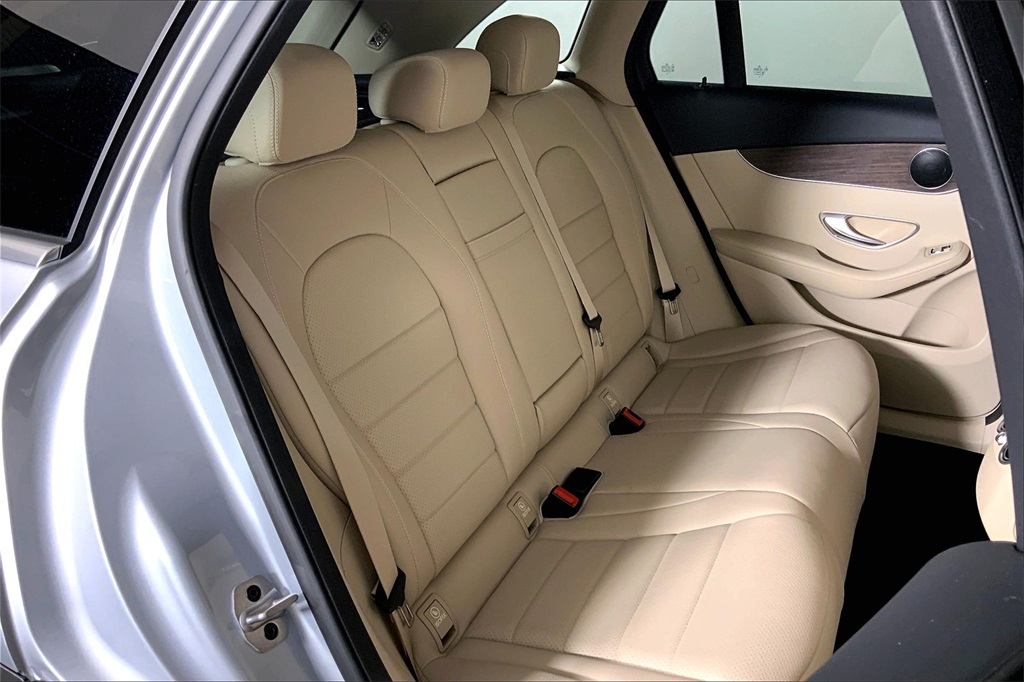 2022 Mercedes Benz GLC 300 photo 26