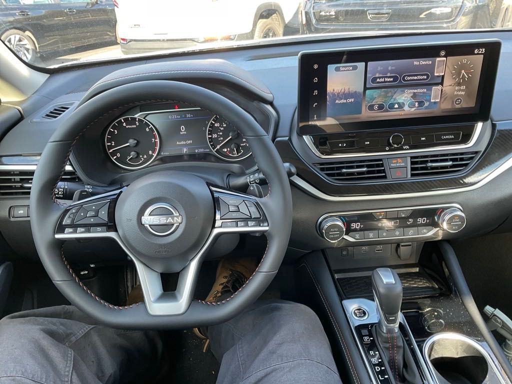 2025 Nissan Altima 2.5 SR photo 16