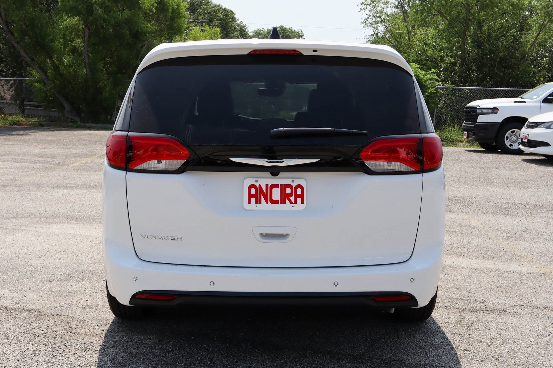 2025 Chrysler Voyager LX photo 7