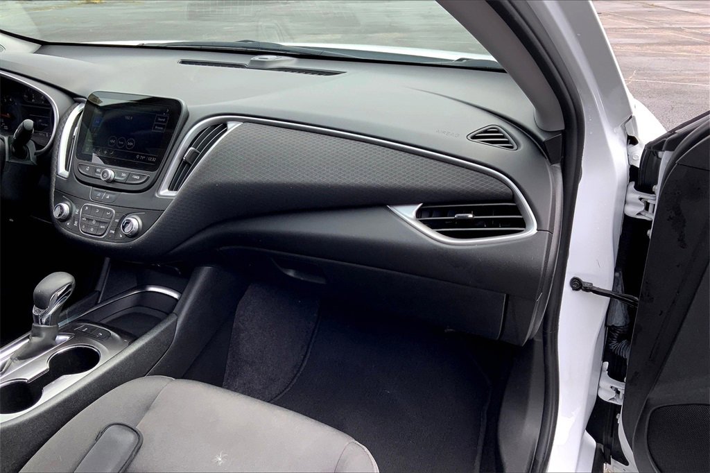 2022 Chevrolet Malibu 1LT photo 15