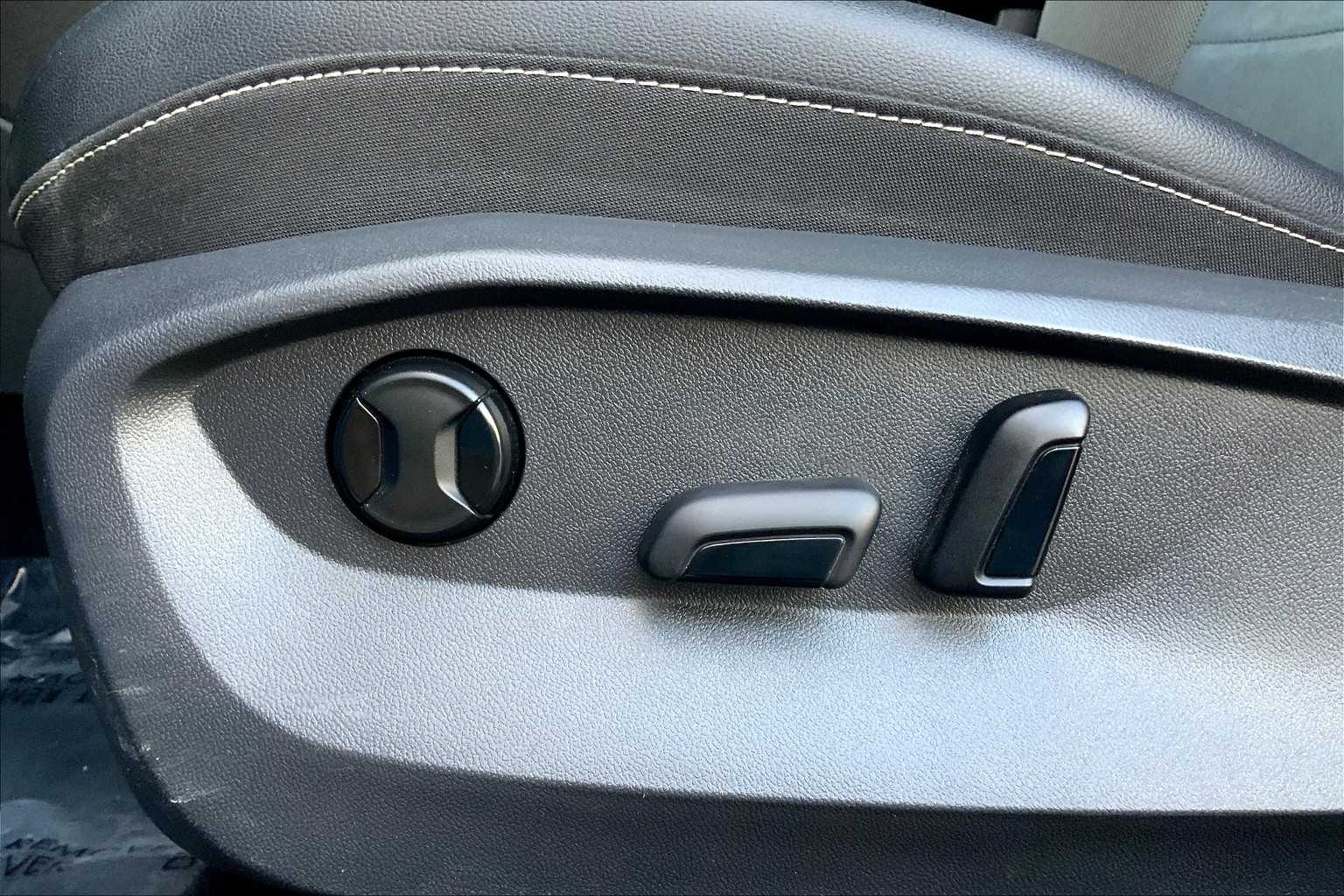 2022 Volkswagen Taos SE photo 33
