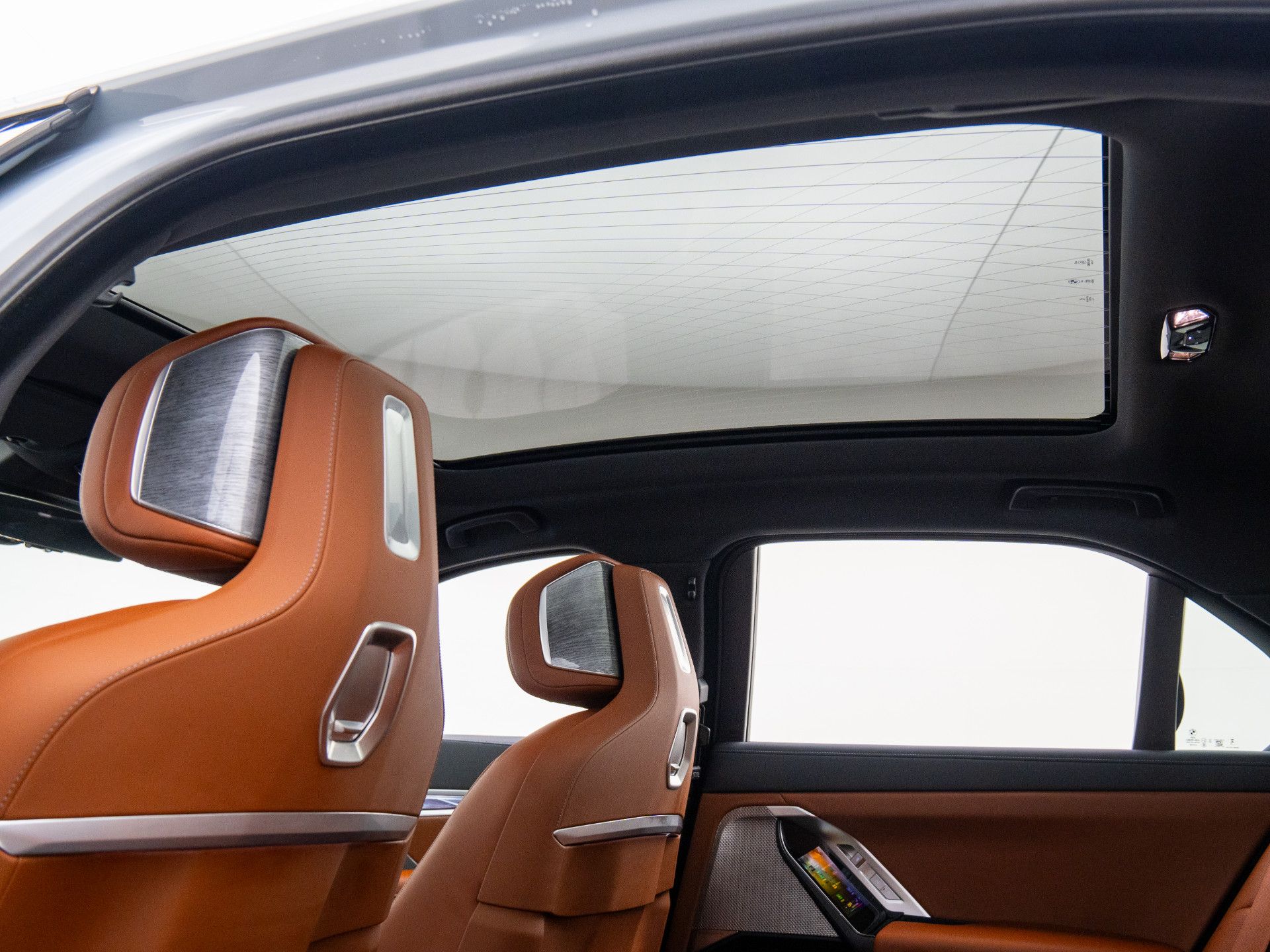 New 2025 Brooklyn Grey Metallic BMW 760i xDrive image 17